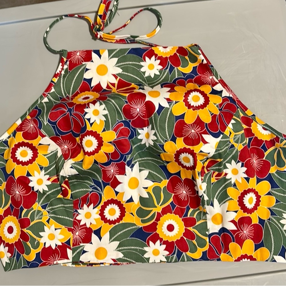⭐️⭐️ Bright and Beautiful Monica Tropical Floral Top NWT US14